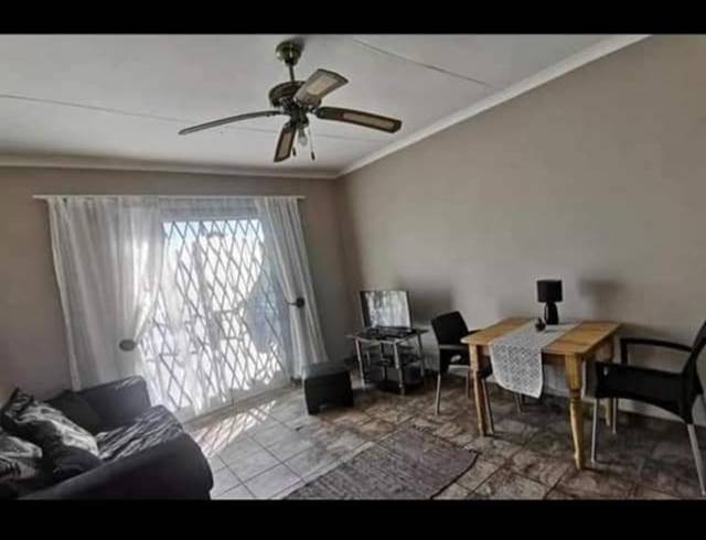 2 BEDROOM FLAT FOR SALE IN VAALPARK